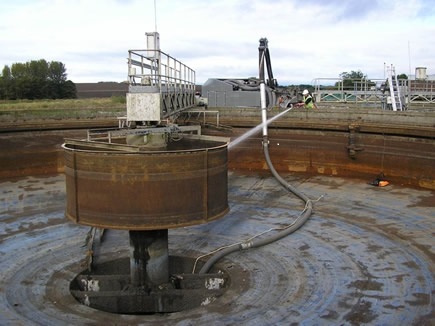 Industrial tank cleaning