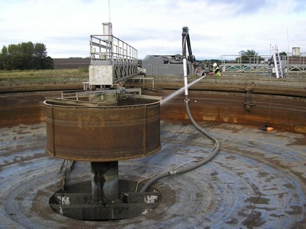 Industrial tank cleaning